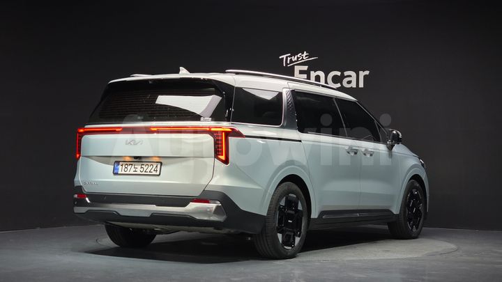 Kia Carnival 2025 — 2