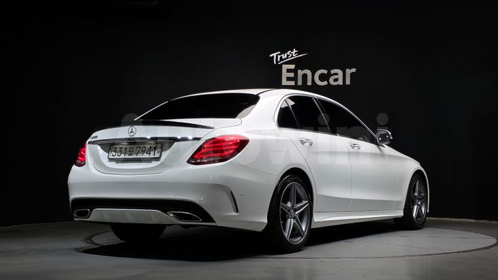 Mercedes-Benz C Class 2017 — 2