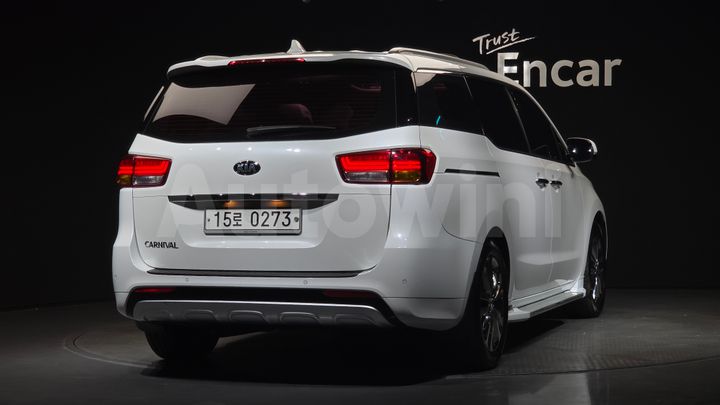Kia Carnival 2016 — 2
