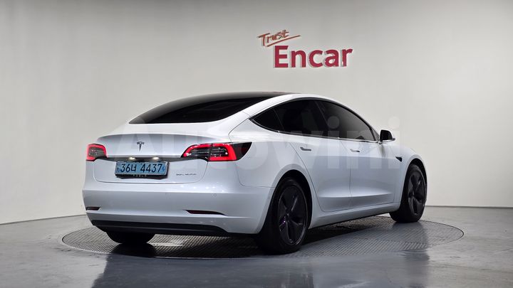 Tesla Model 3 2020 — 2