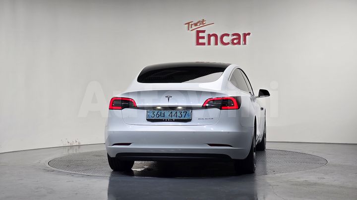 Tesla Model 3 2020 — 4