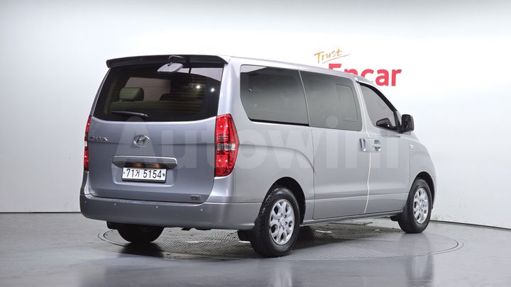 Hyundai Starex 2016 — 2
