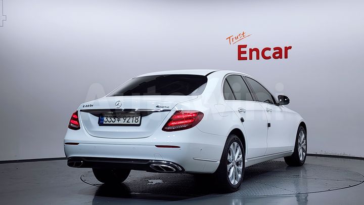 Mercedes-Benz E Class 2017 — 2