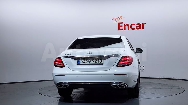 Mercedes-Benz E Class 2017 — 4
