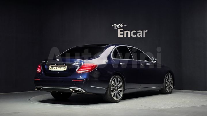 Mercedes-Benz E Class 2017 — 2