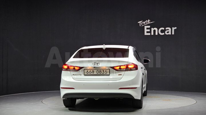 Hyundai Avante 2016 — 4
