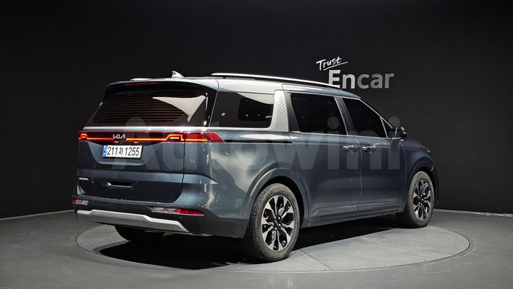 Kia Carnival 2023 — 2