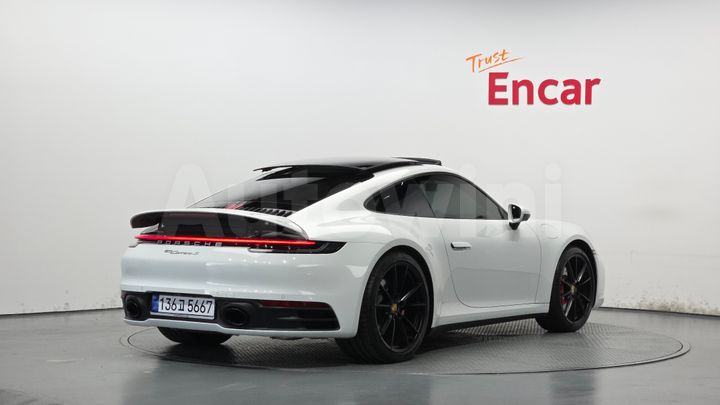 Porsche 911 2024 — 2