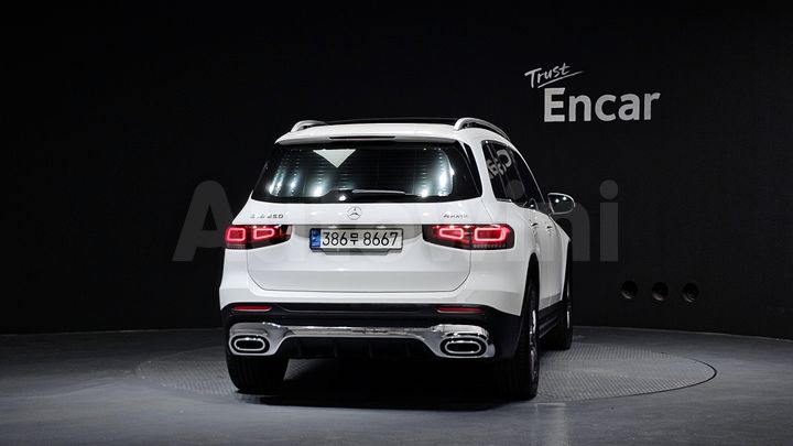 Mercedes Benz GLB Class 2021 — 4