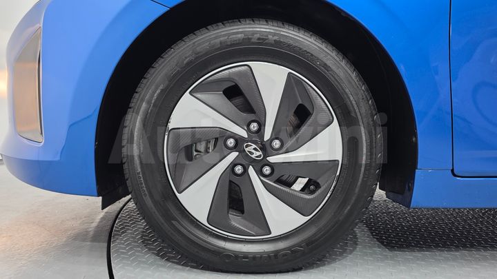 Hyundai Ioniq 2017 — 5