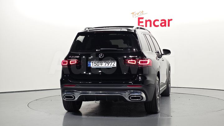 Mercedes Benz GLB Class 2023 — 4