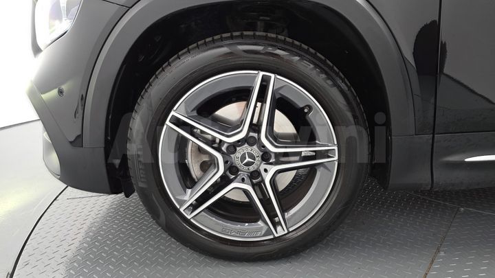 Mercedes Benz GLB Class 2023 — 5