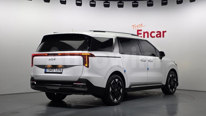 Kia Carnival 2025 — 2