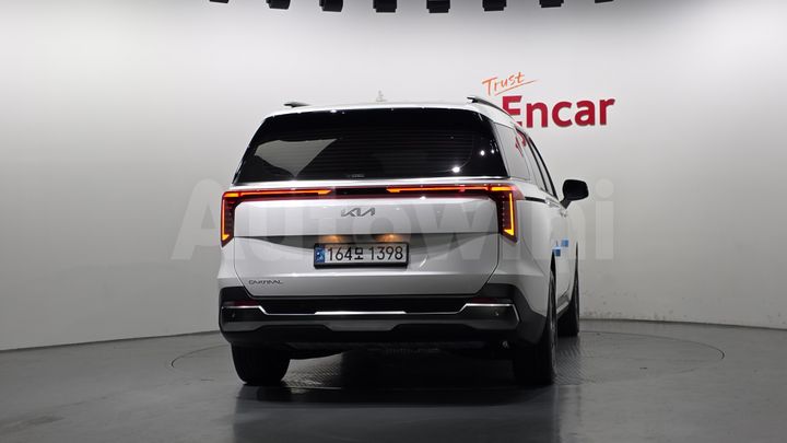 Kia Carnival 2025 — 4