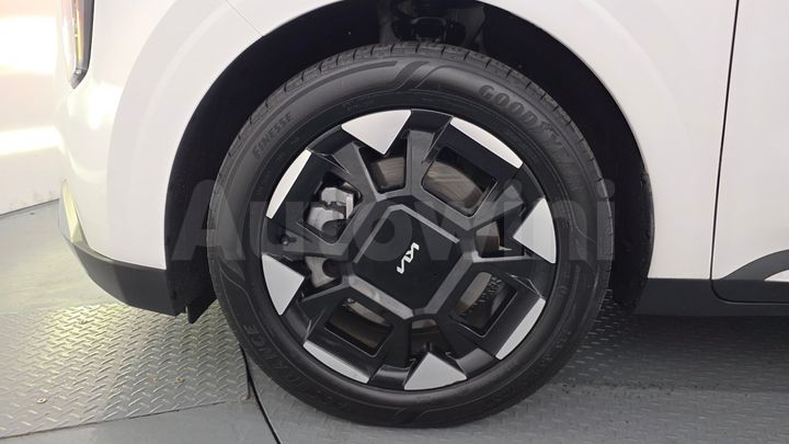 Kia Carnival 2025 — 5