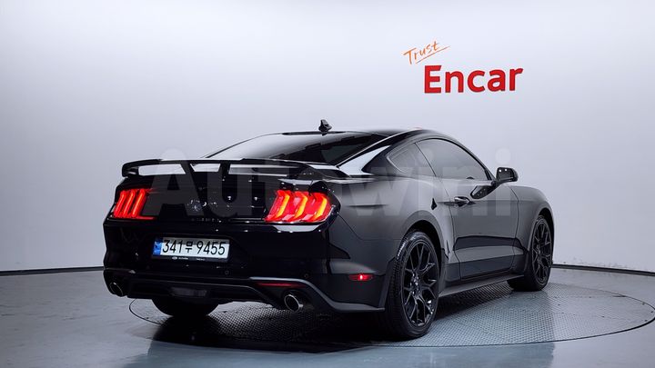 Ford Mustang 2021 — 2