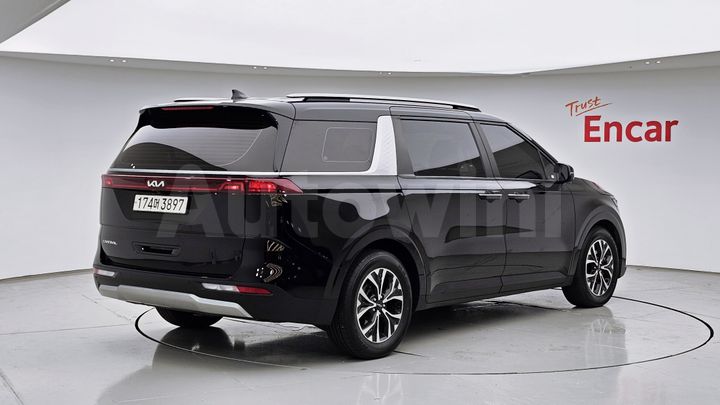Kia Carnival 2023 — 2