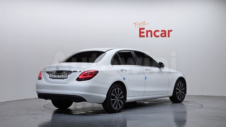 Mercedes-Benz C Class 2020 — 2