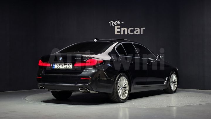 BMW 5 Series 2023 — 2
