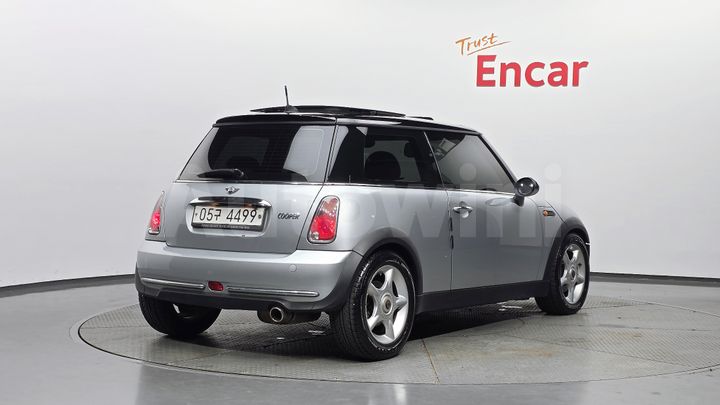 Mini Cooper 2005 — 2