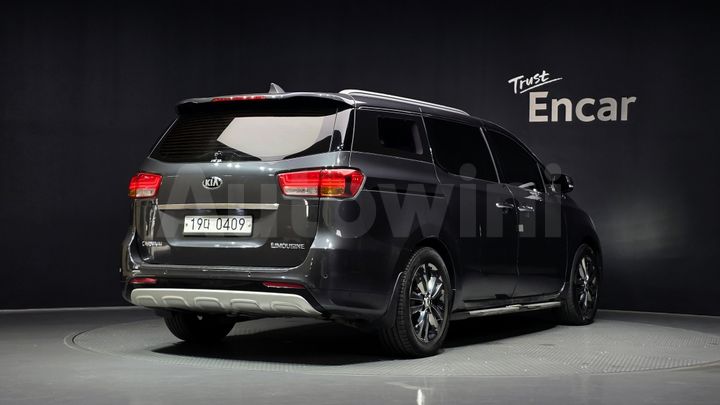 Kia Carnival 2017 — 2