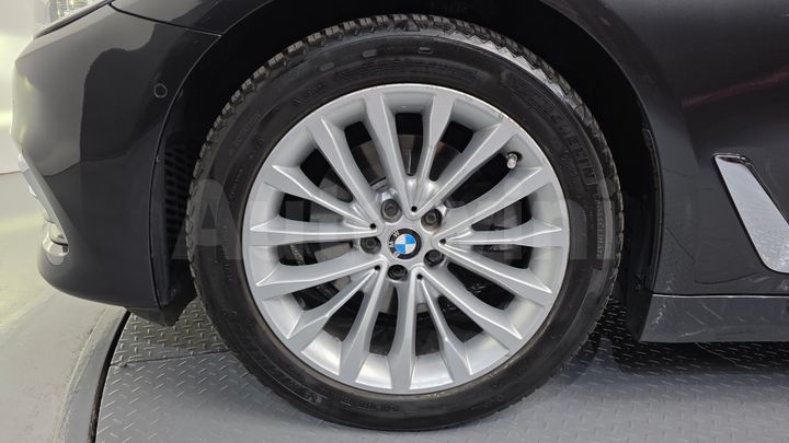 BMW 5 Series 2019 — 5