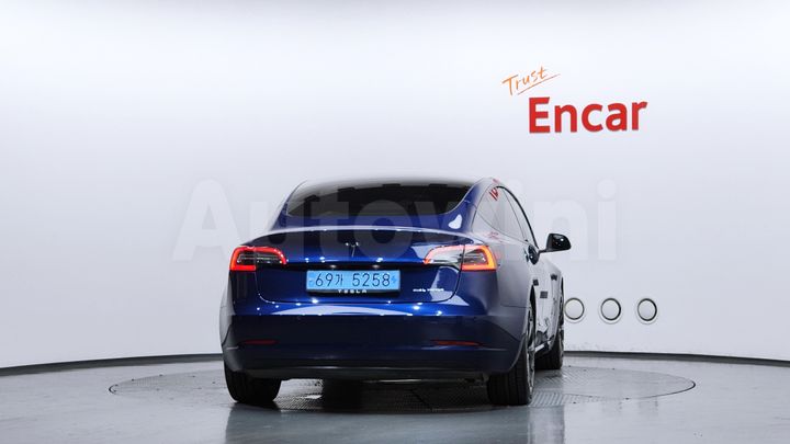 Tesla Model 3 2021 — 4