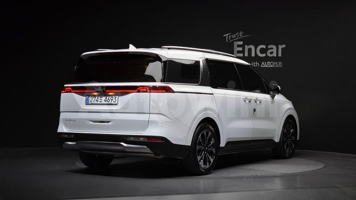 Kia Carnival 2023 — 2