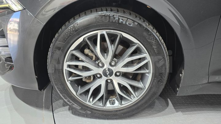 Kia K5 2022 — 5