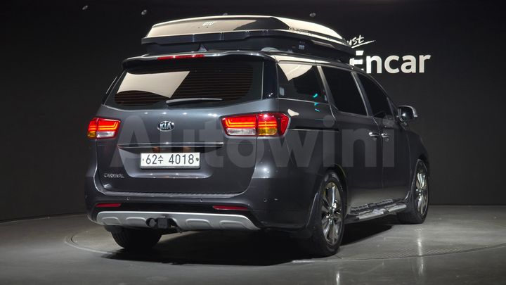 Kia Carnival 2015 — 2