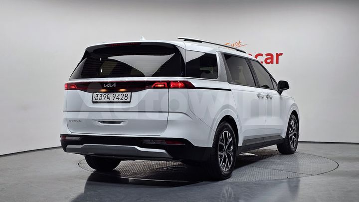 Kia Carnival 2023 — 2