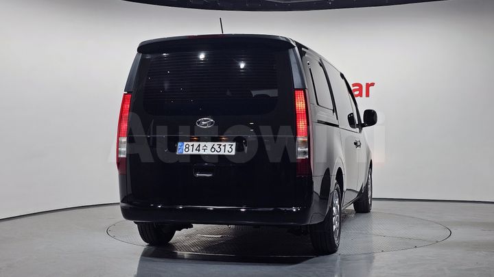 Hyundai Staria 2023 — 3