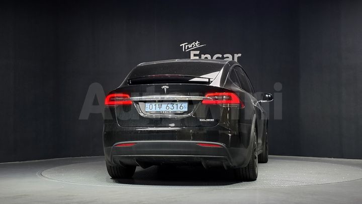 Tesla Model X 2020 — 4