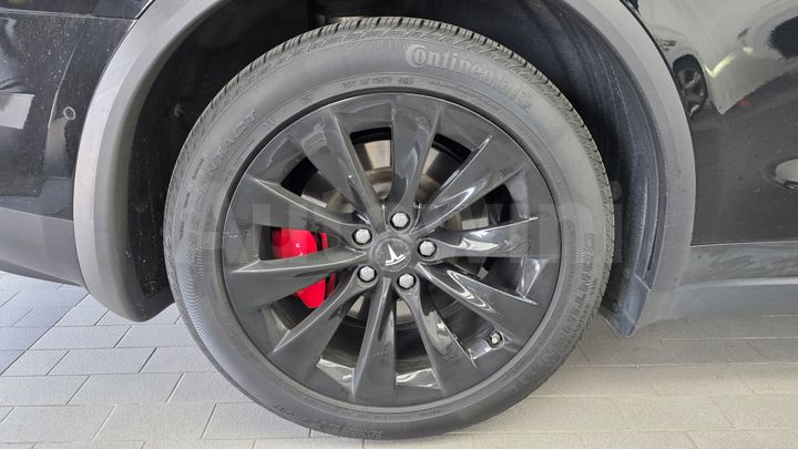Tesla Model X 2020 — 5