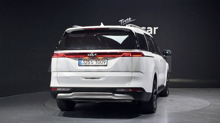 Kia Carnival 2023 — 3