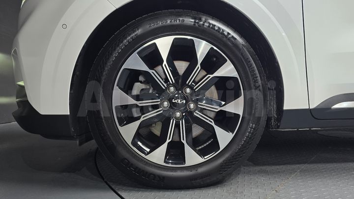 Kia Carnival 2023 — 4