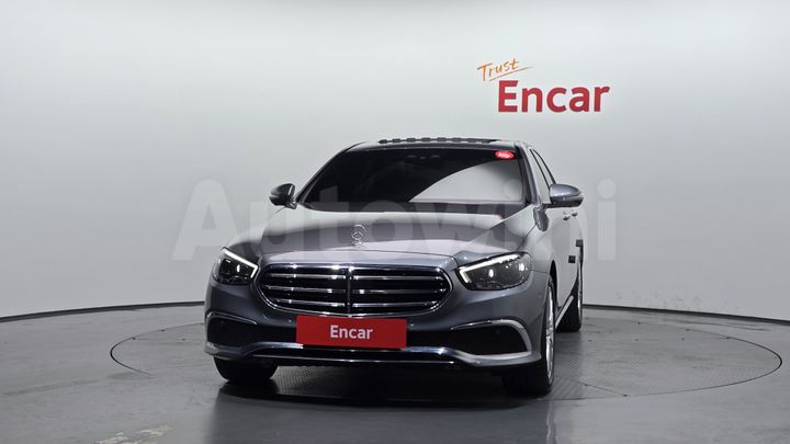 Mercedes-Benz E Class 2022 — 3
