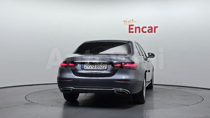 Mercedes-Benz E Class 2022 — 4