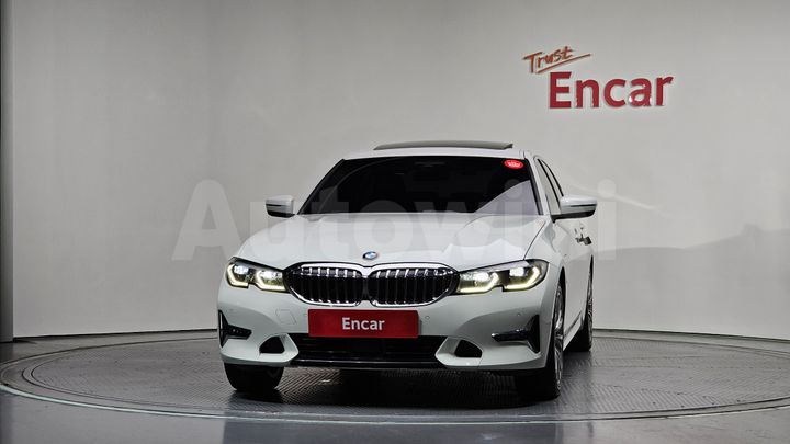 BMW 3 Series 2021 — 3