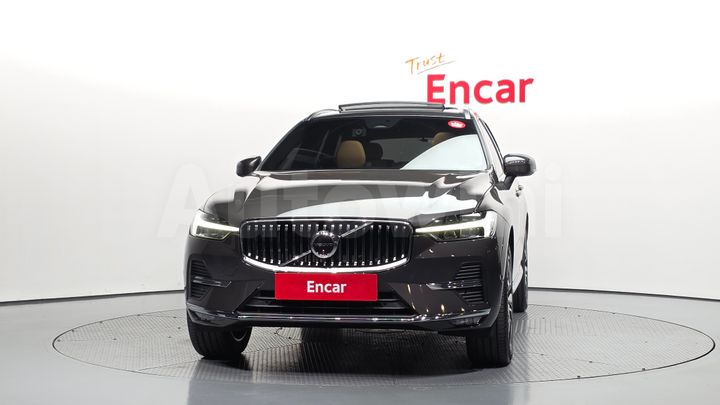 Volvo XC60 2024 — 3