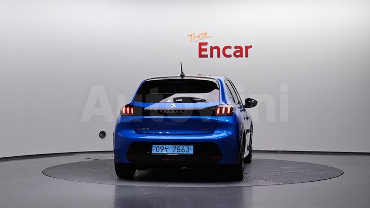 Peugeot 208 2023 — 4
