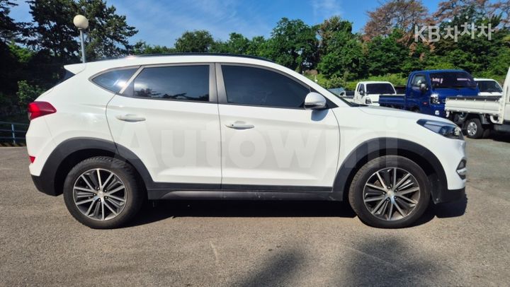 Hyundai Tucson 2016 — 2
