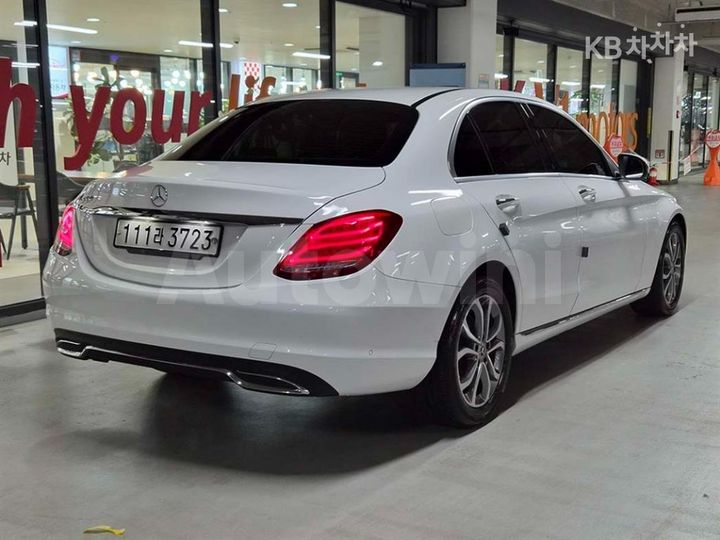 Mercedes-Benz C Class 2018 — 4