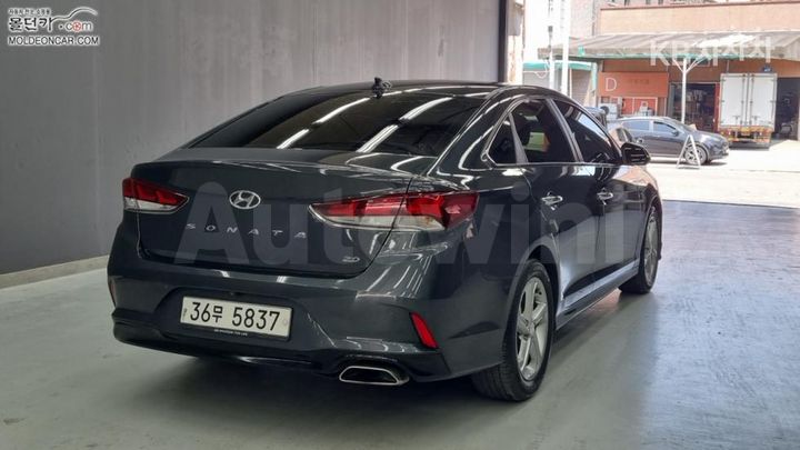Hyundai Sonata 2018 KMHE341CBJA358862 — 2