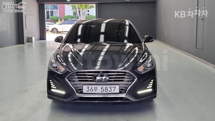 Hyundai Sonata 2018 KMHE341CBJA358862 — 3