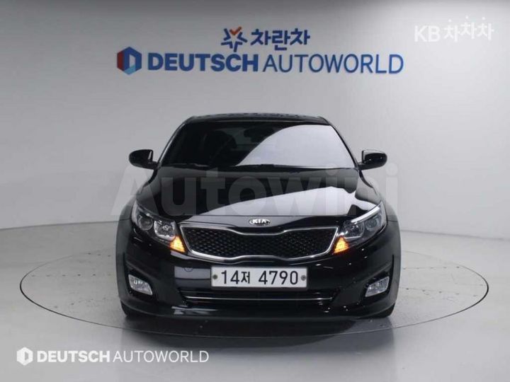 Kia K5 2015 KNAGL419BFA635737 — 3
