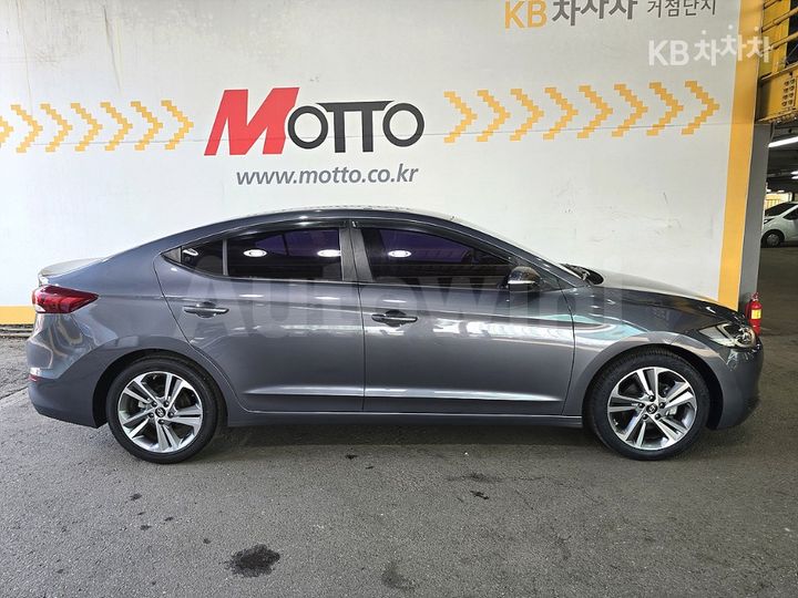 Hyundai Avante 2018 — 4