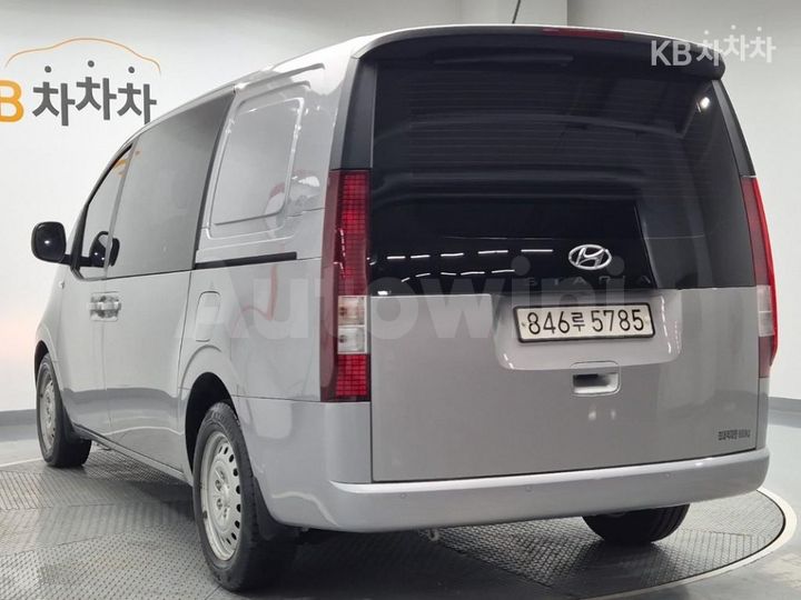 Hyundai Staria 2022 — 2