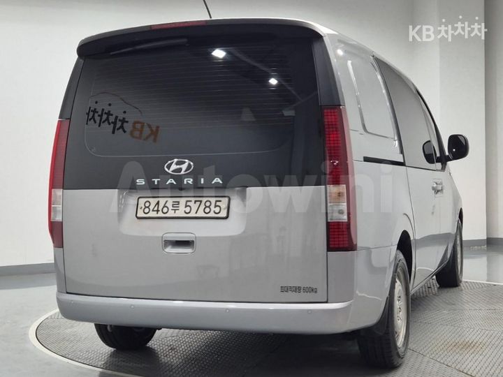 Hyundai Staria 2022 — 3