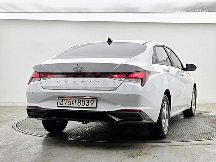 Hyundai Avante 2023 — 2
